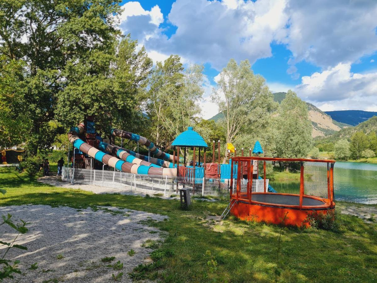 Camping Le Lac Bleu Hotell Châtillon-en-Diois Eksteriør bilde